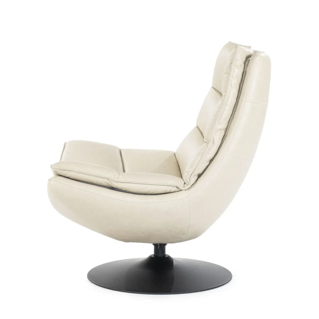 Zijkant Eleonora fauteuil Sven draaibaar beige