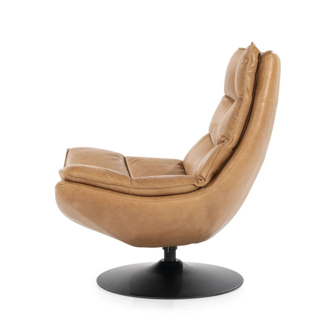 Zijkant Eleonora fauteuil Sven draaibaar cognac