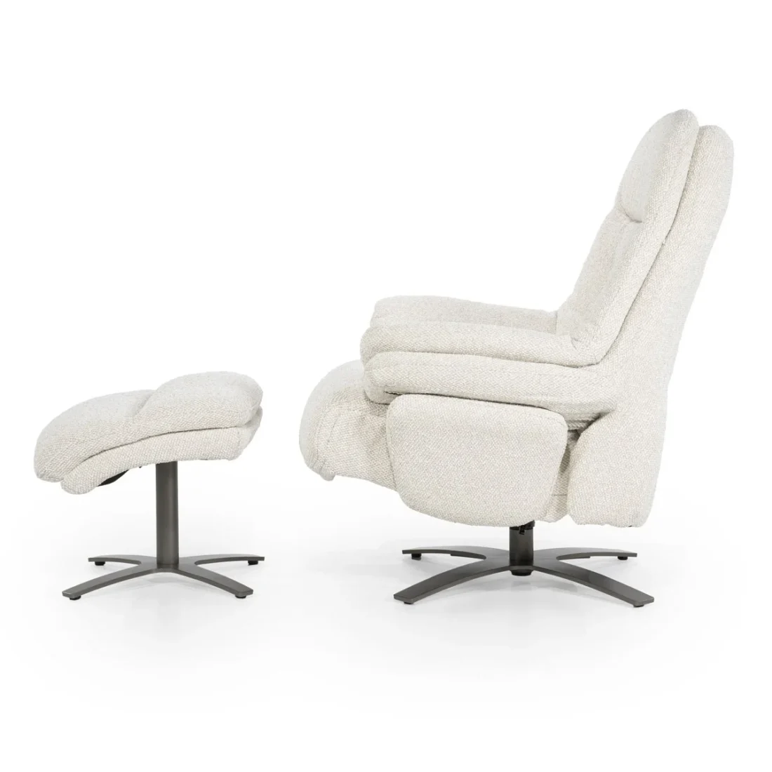 Zijkant Eleonora relaxfauteuil Caleb beige