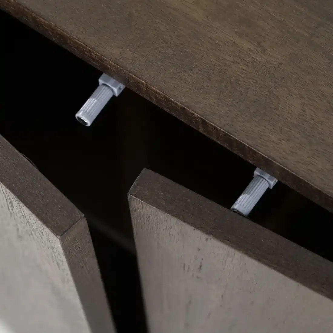 Detailfoto Eleonora dressoir James 180x49x80 cm mangohout bruin