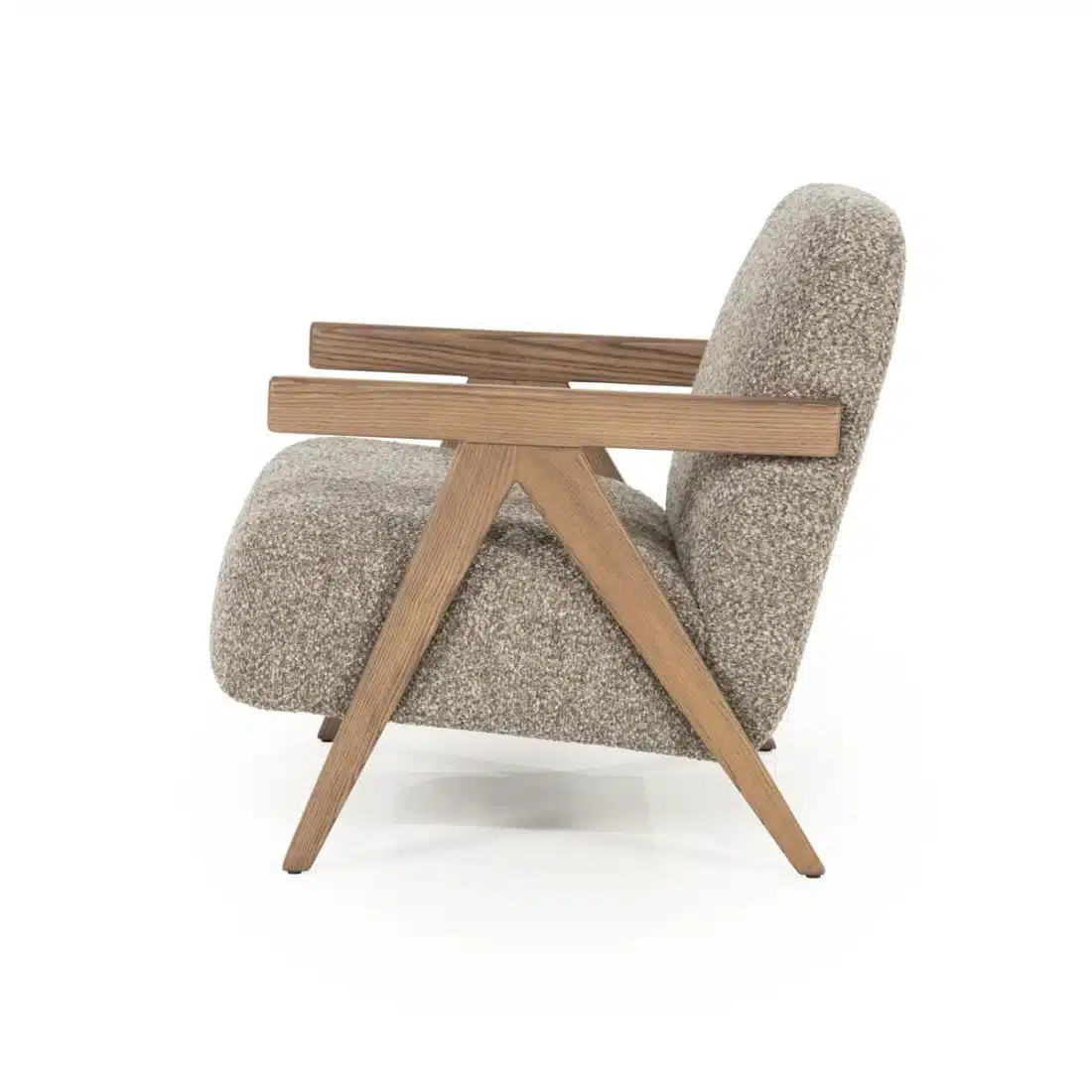 Zijkant Eleonora fauteuil Francis met arm taupe