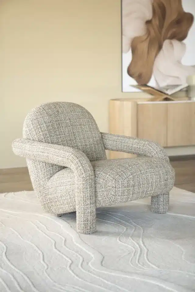sfeerfoto Eleonora fauteuil Monica met arm taupe