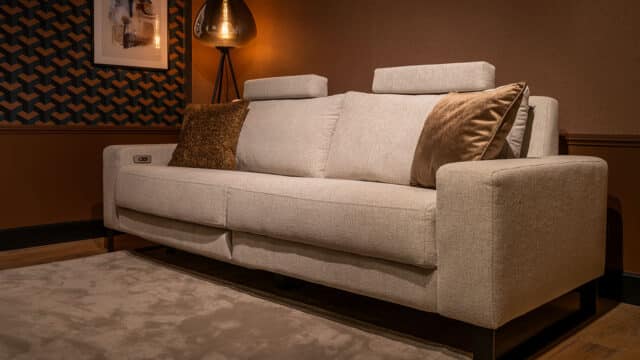 Urbansofa Dylan Sofa Met Recliner Mulberry Sand 9