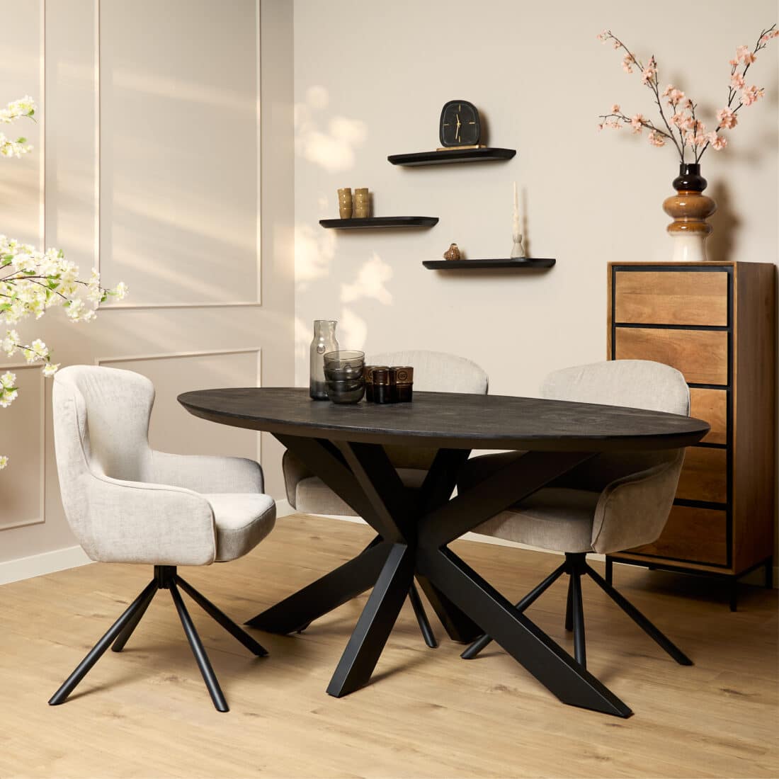 Starfurn Eettafel Brandy Black 160 Cm Ovaal