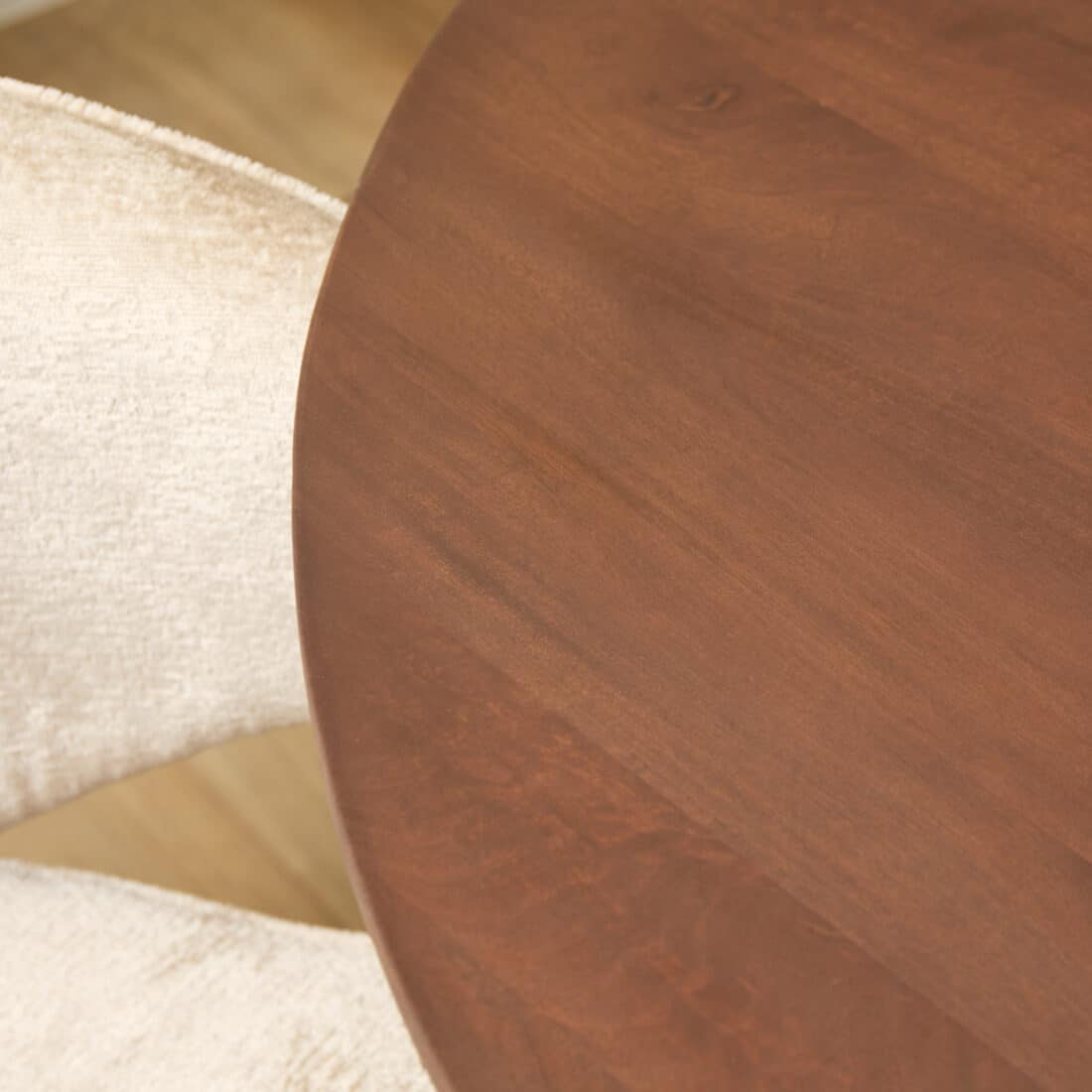 Starfurn Eettafel Lima Walnut 130 Cm Rond