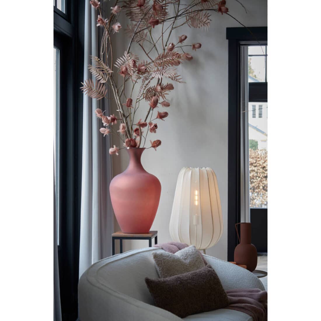 sfeerfoto Light&Living vloerlamp driepoot Ø42x132 cm Plumeria sand