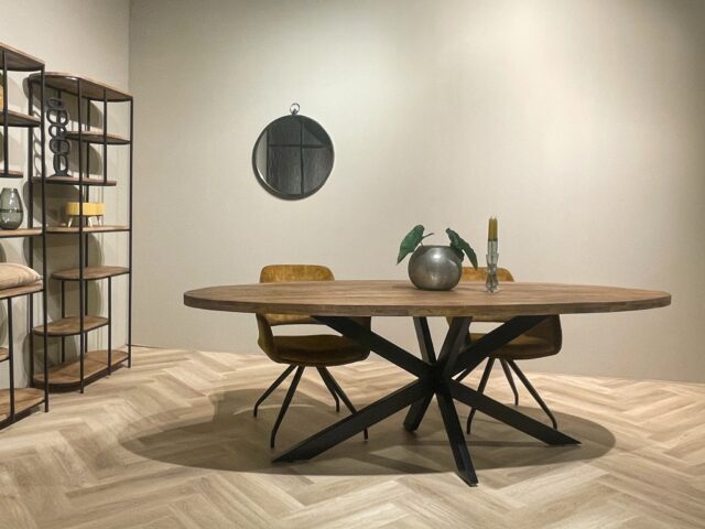 Livingfurn eettafel Rocky Oval 240 cm