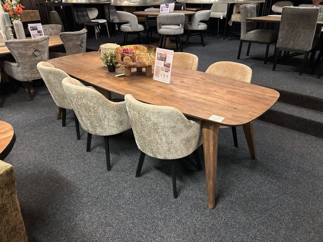 Showmodel Urbansofa Bruuts Eettafel Deens Ovaal Verjongde Rand Penpoot Hout 270 Cm Acacia Walnut Showmodel Urbansofa Bruuts Eettafel Deens Ovaal Verjongde Rand Penpoot Hout 270 Cm Acacia Walnut