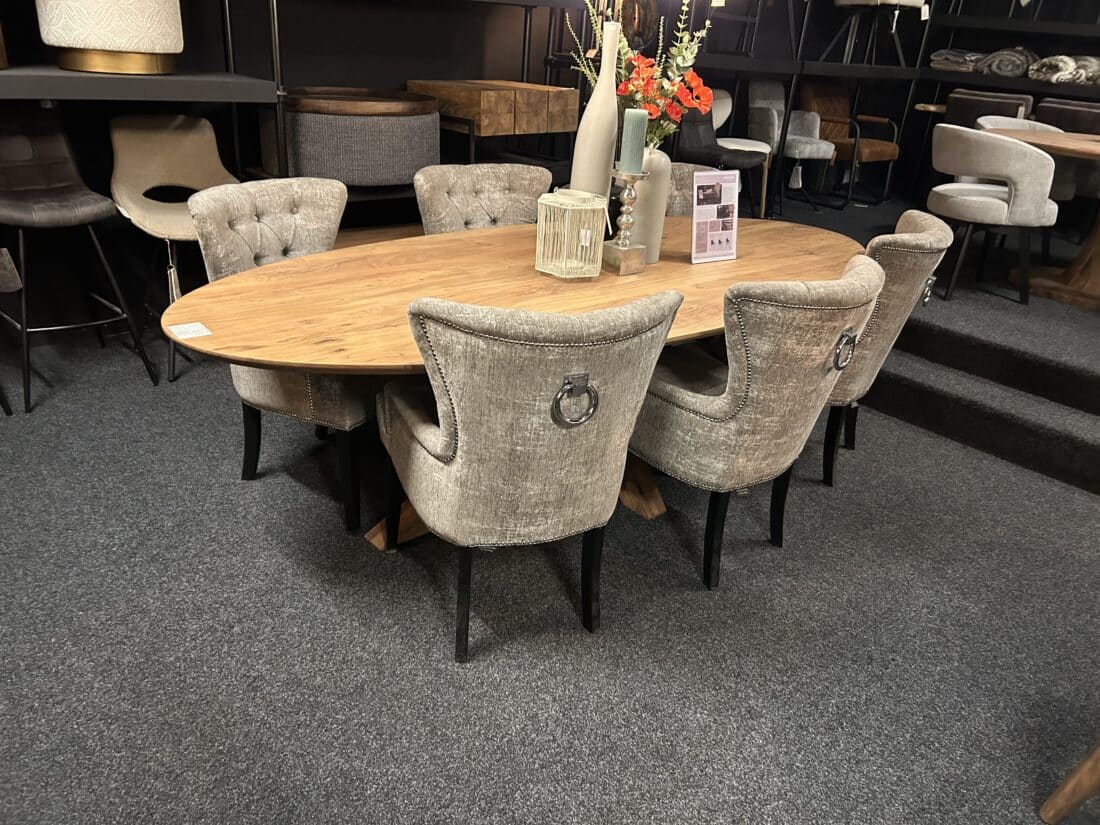 Showmodel Urbansofa Bruuts Eettafel Ovaal Verjongde Rand Spinpoot Hout 270 Cm Acacia Silky Maple Showmodel Urbansofa Bruuts Eettafel Ovaal Verjongde Rand Spinpoot Hout 270 Cm Acacia Silky Maple