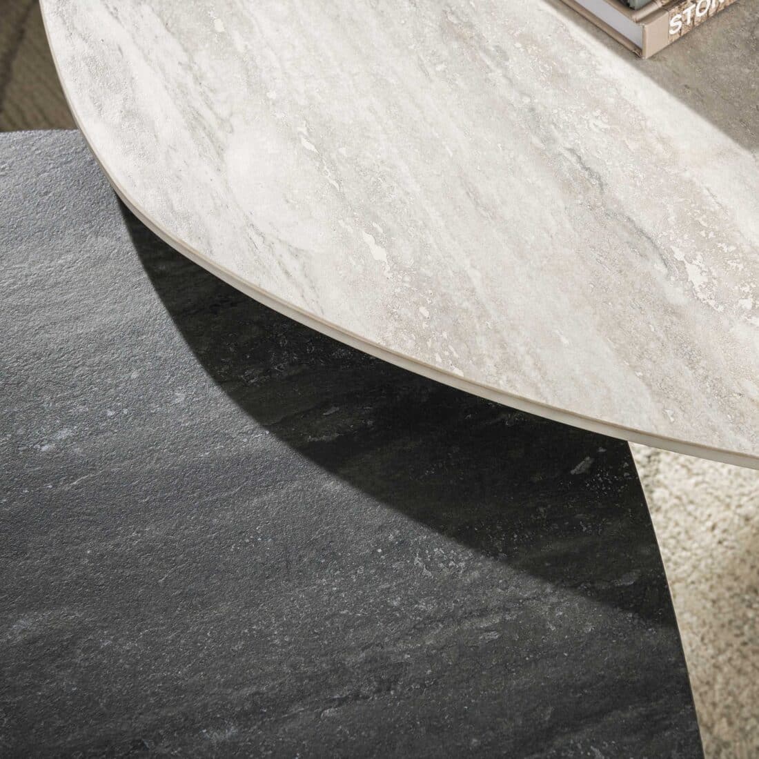 Zijlstra Salontafel Twin Log Set Van 2 3d Keramiek Travertin Zwart Grijs