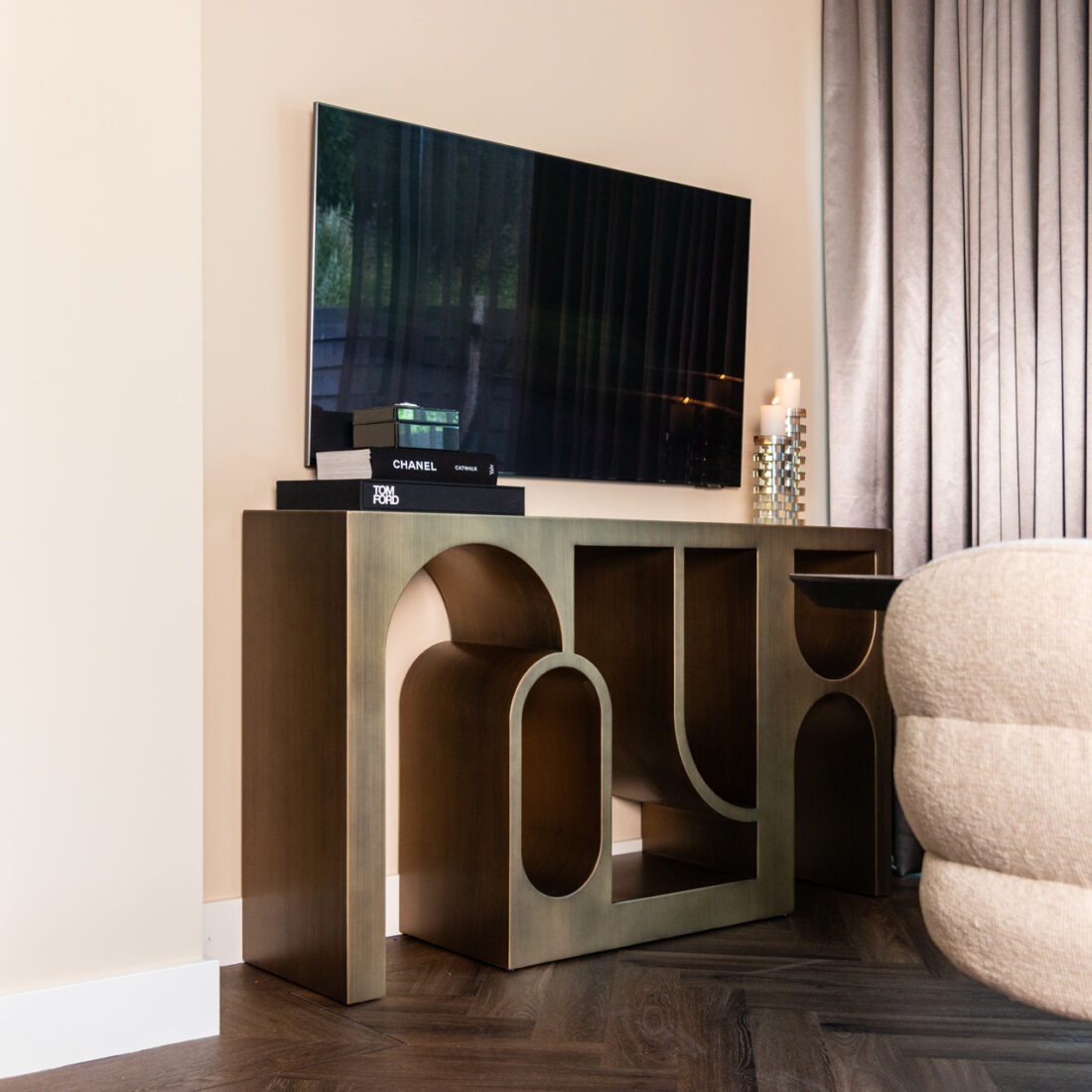 Richmond Interiors wandtafel Alexander Jones 150x36x85,5 cm goud metaal