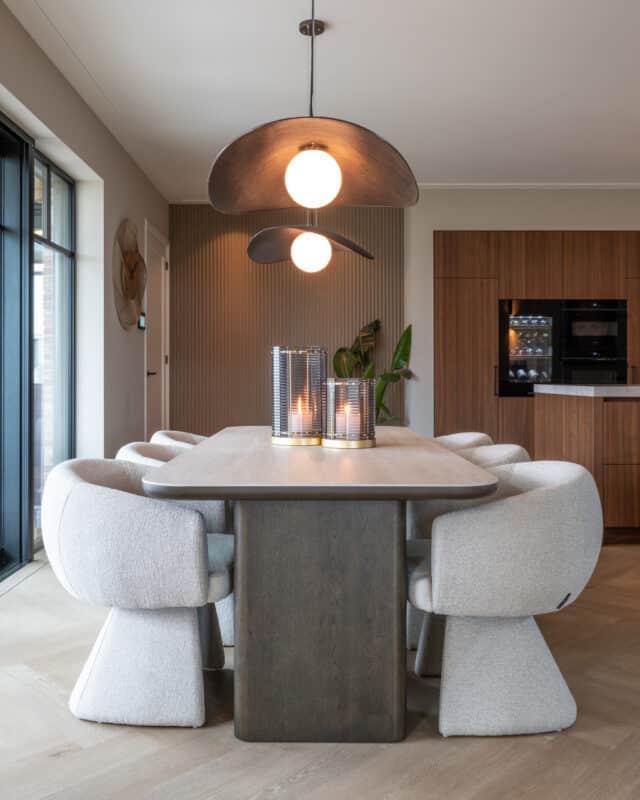 Richmond interiors eetkamerstoel Quiriro draaibaar met arm biscotti