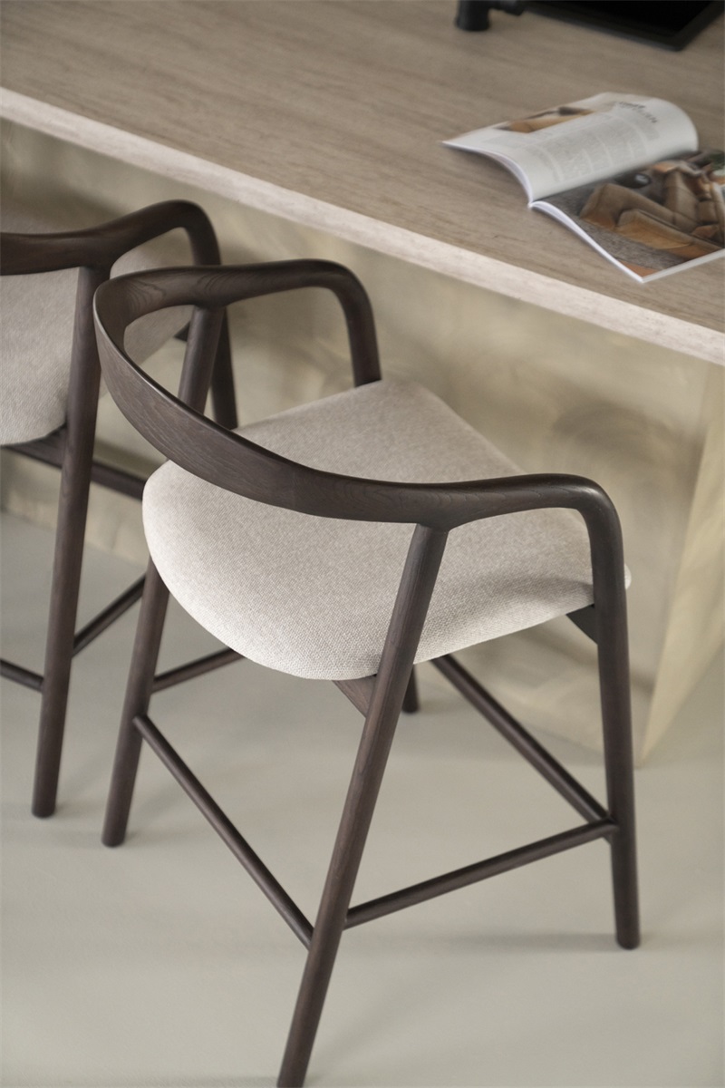 Eleonora Barstoel Rayven Donkerbruin