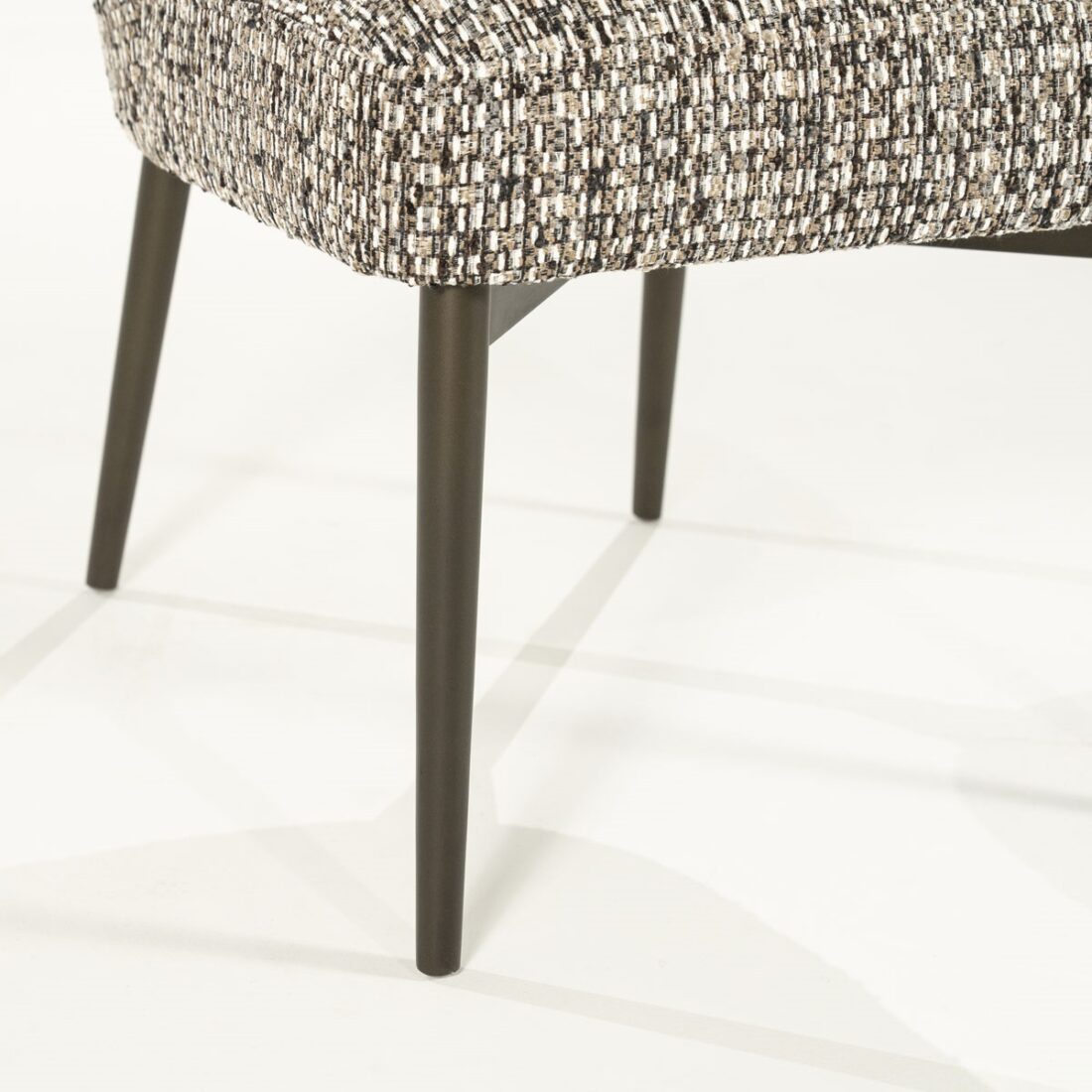 detailfoto Eleonora eetkamerstoel Tobias taupe