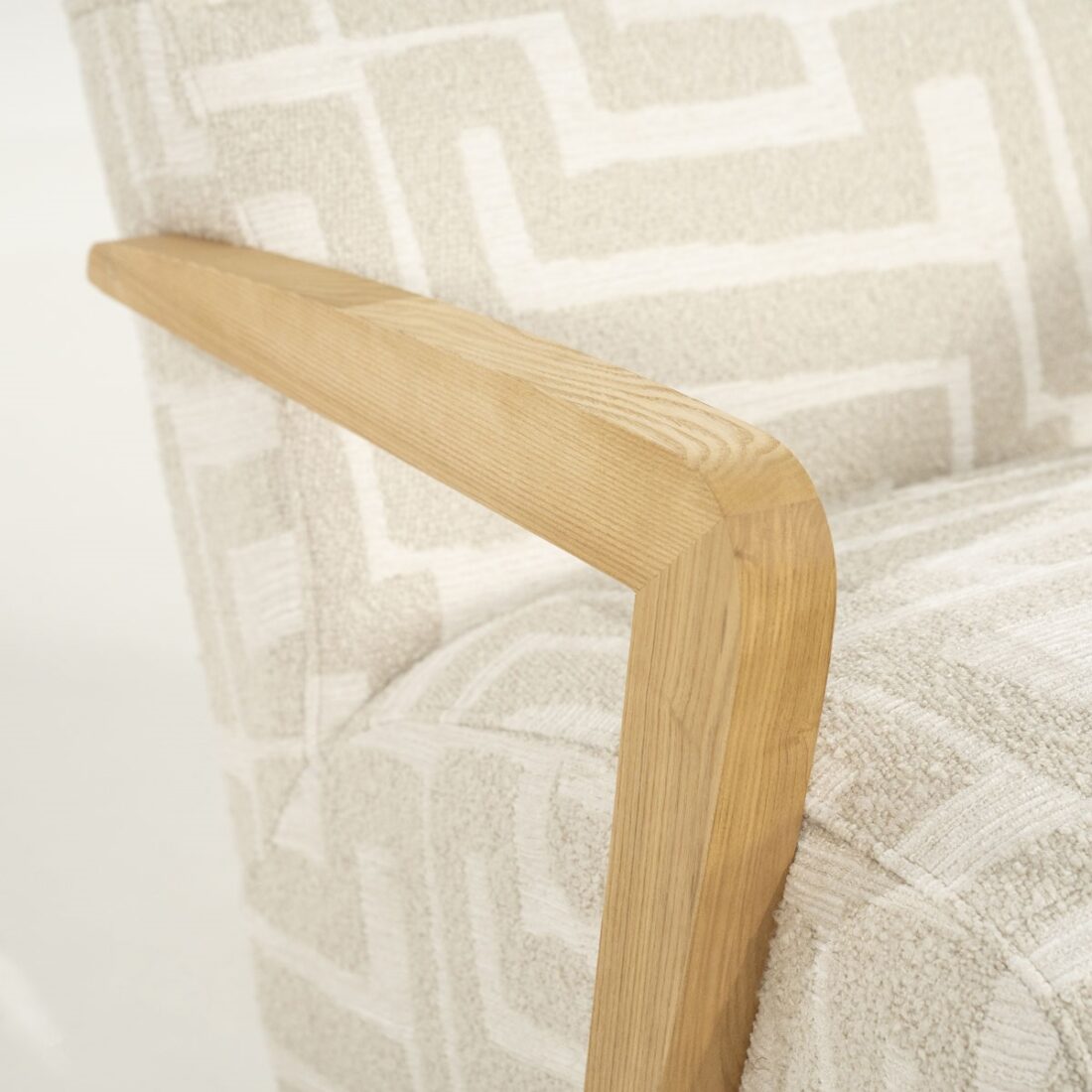 detailfoto Eleonora fauteuil Olek met arm beige libre detailfoto Eleonora fauteuil Olek met arm beige libre