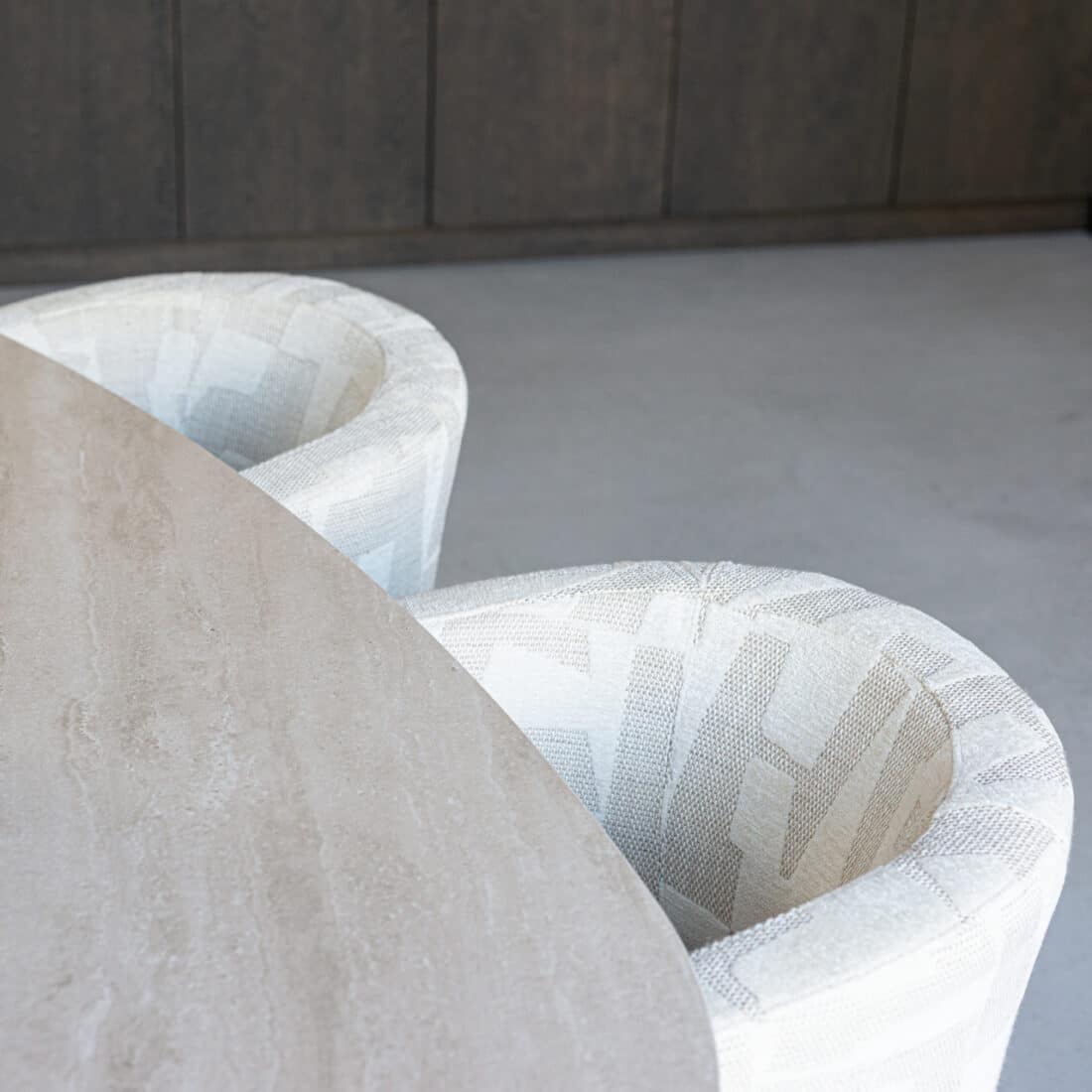 detailfoto Richmond Interiors eettafel Ritz 220 cm travertin