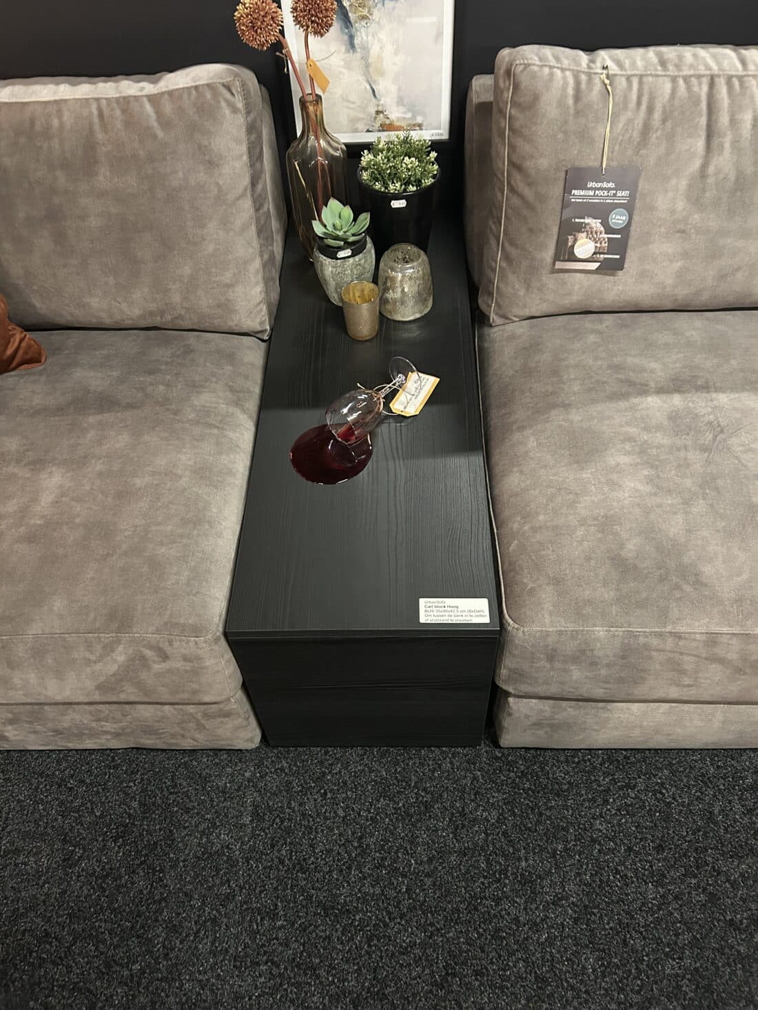 SHOWMODEL UrbanSofa 4 zits bank + Carl Block high en Low Vienna Clay