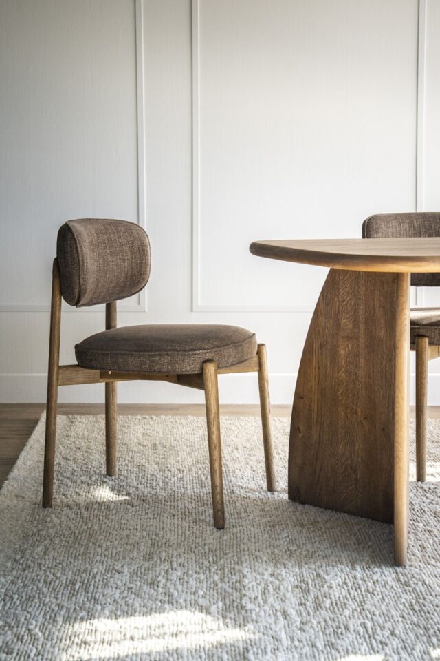 Eleonora eetkamerstoel Rune bruin onderstel bruin