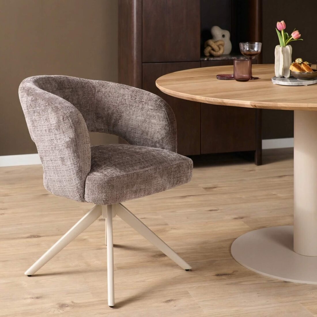 Starfurn Draaibare eetkamerstoel Demi met armleuning Clay Poot Zand