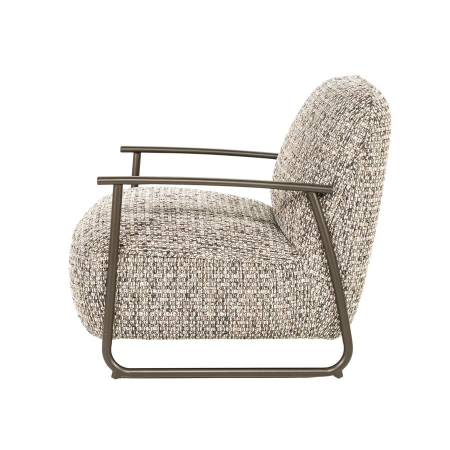 zijkant Eleonora fauteuil Norel met arm taupe