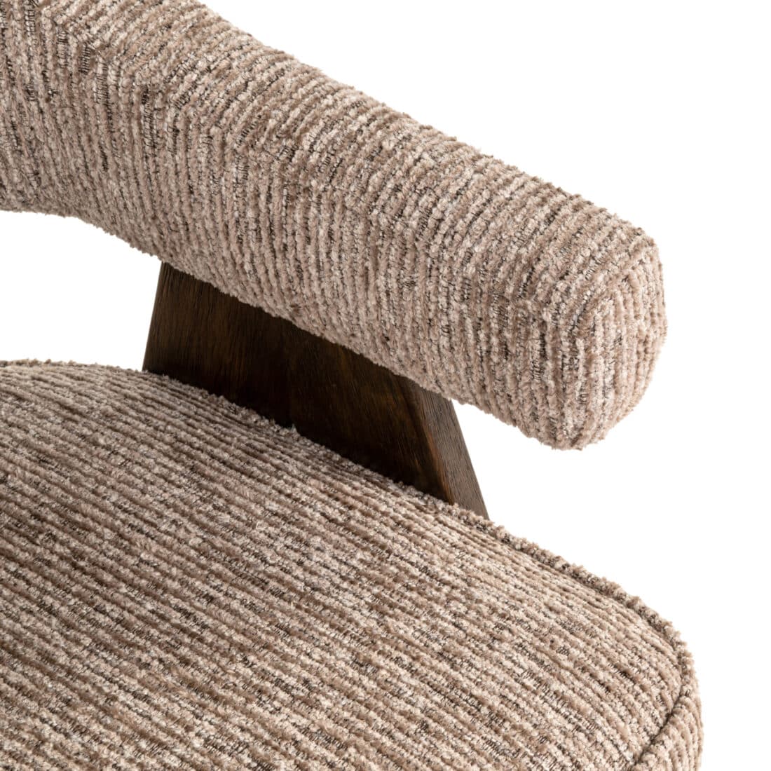 detailfoto Richmond Interiors eetkamerstoel Mori met arm mocca linear