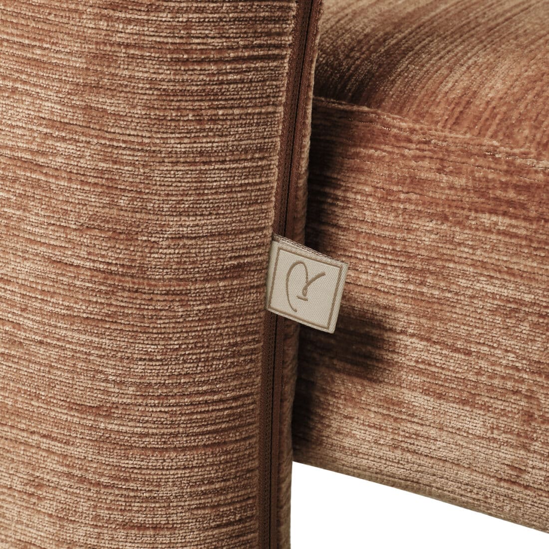 detailfoto Richmond Interiors eetkamerstoel Soho met arm mocha mousse