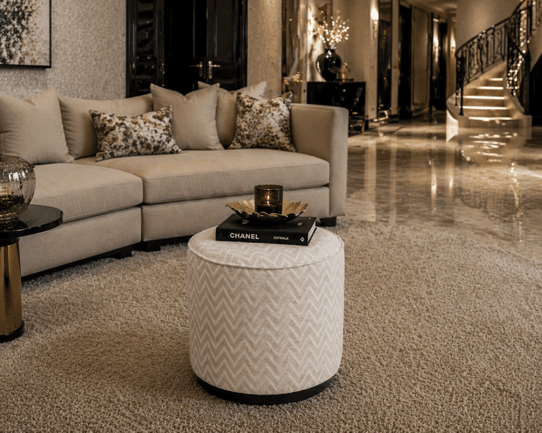 sfeerfoto Richmond Interiors poef Lexie 45Ø beige