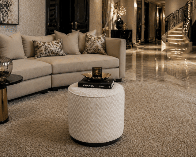 sfeerfoto Richmond Interiors poef Lexie 45Ø beige