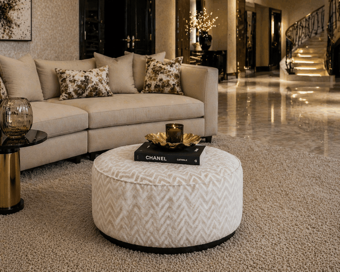 sfeerfoto Richmond Interiors poef Lexie 70Ø beige