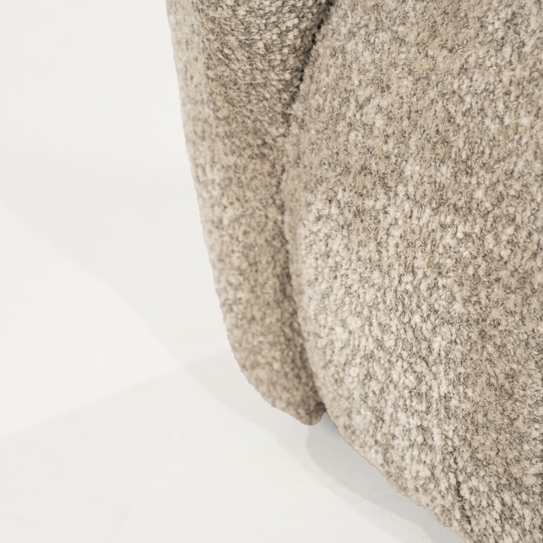 By Boo Fauteuil Roux Taupe By Boo Fauteuil Roux Taupe