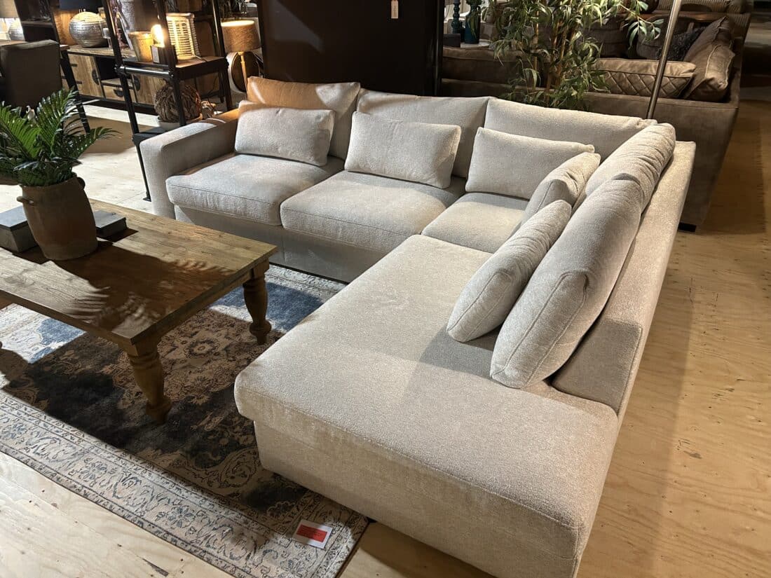 SHOWMODEL Tower Living hoekbank Luton 2,5 zits-ottoman Torro 33 roomwit