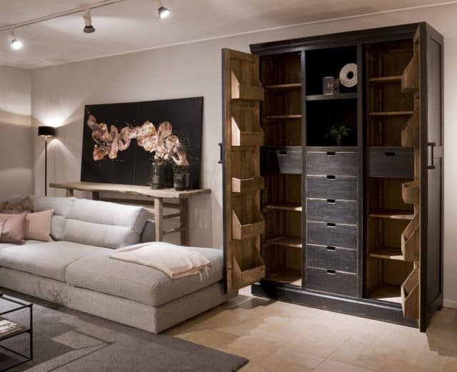 Groten oude kast Bonne