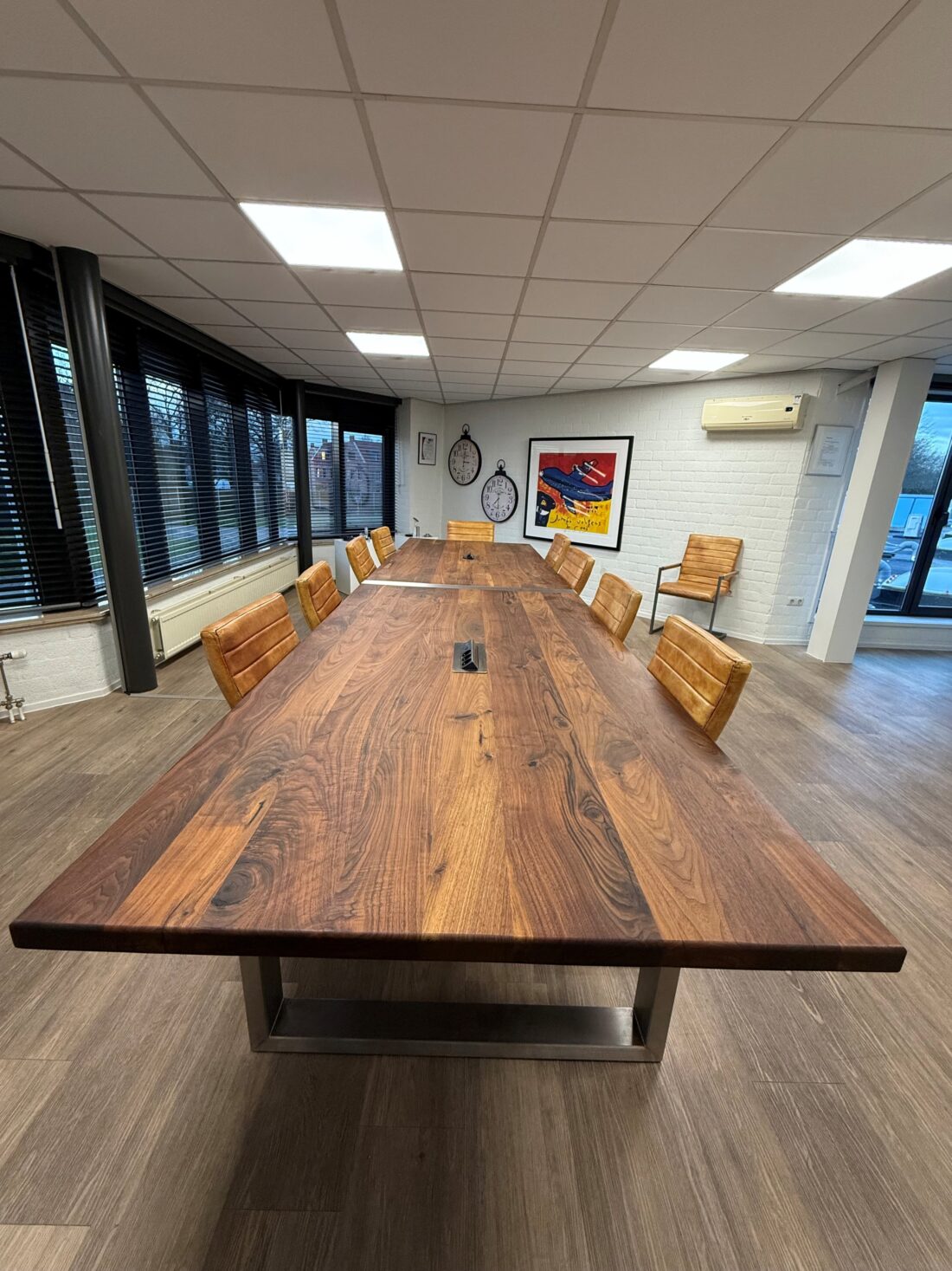 Exclusieve vergadertafel Walnotenhout