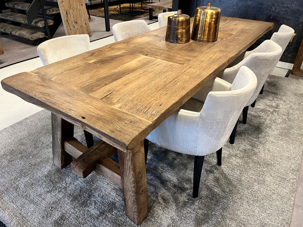 Luxe landelijke set met oud Eiken kloostertafel