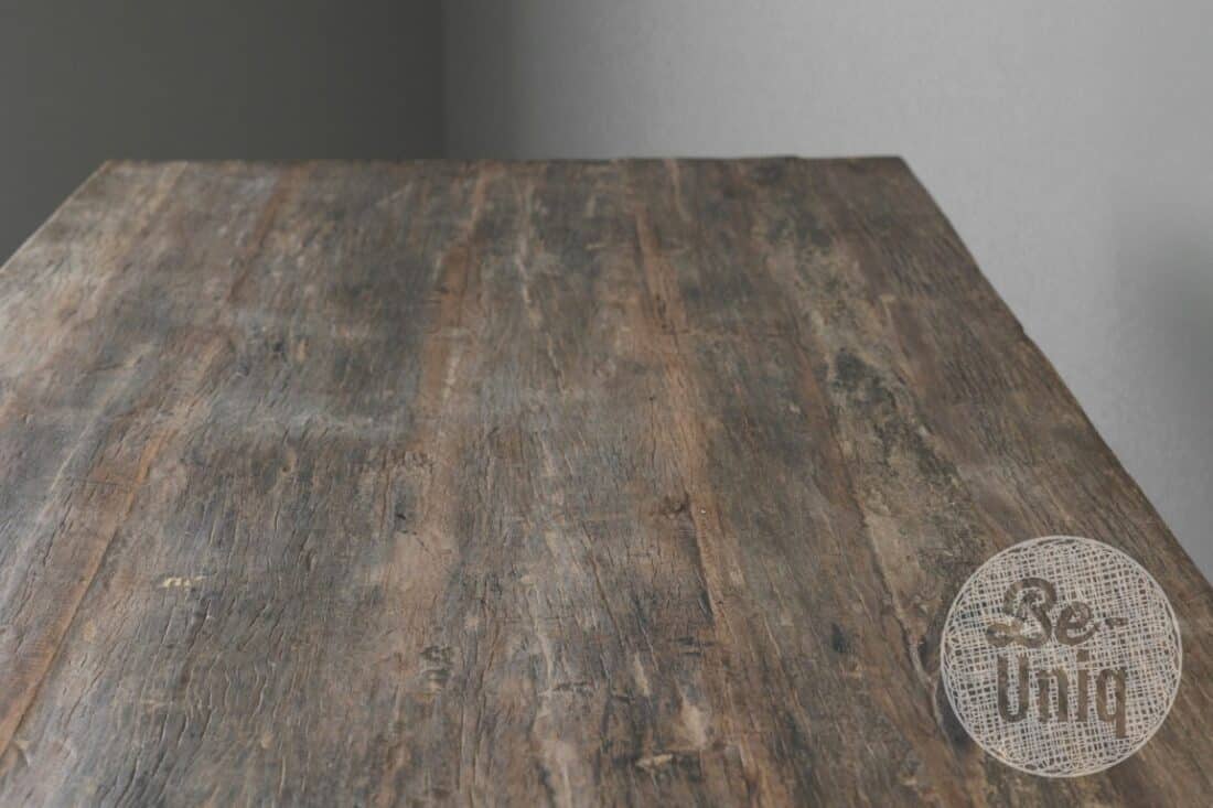 Stoere oude kloostertafel