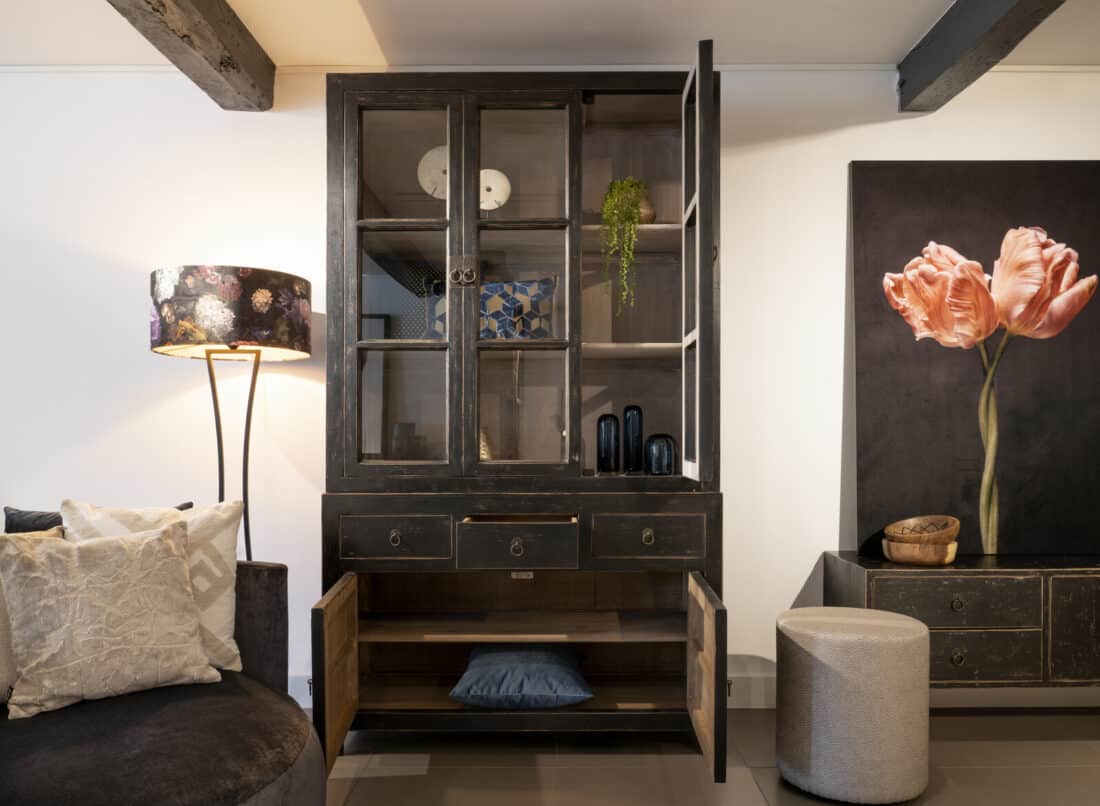 Vitrinekast Mireille oud hout