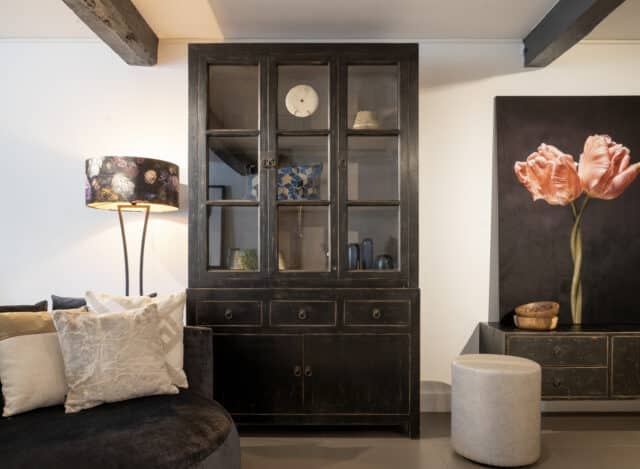 Vitrinekast Mireille oud hout