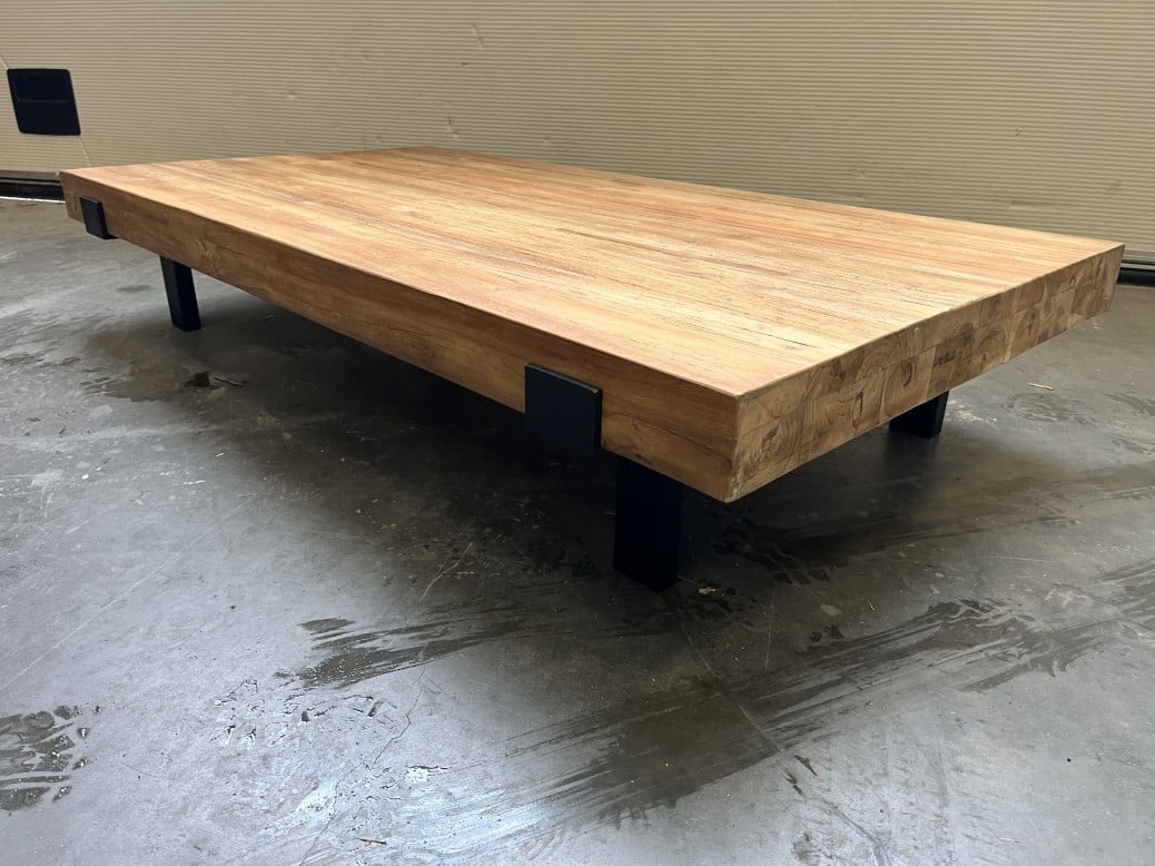 Stoere salontafel massief Teak