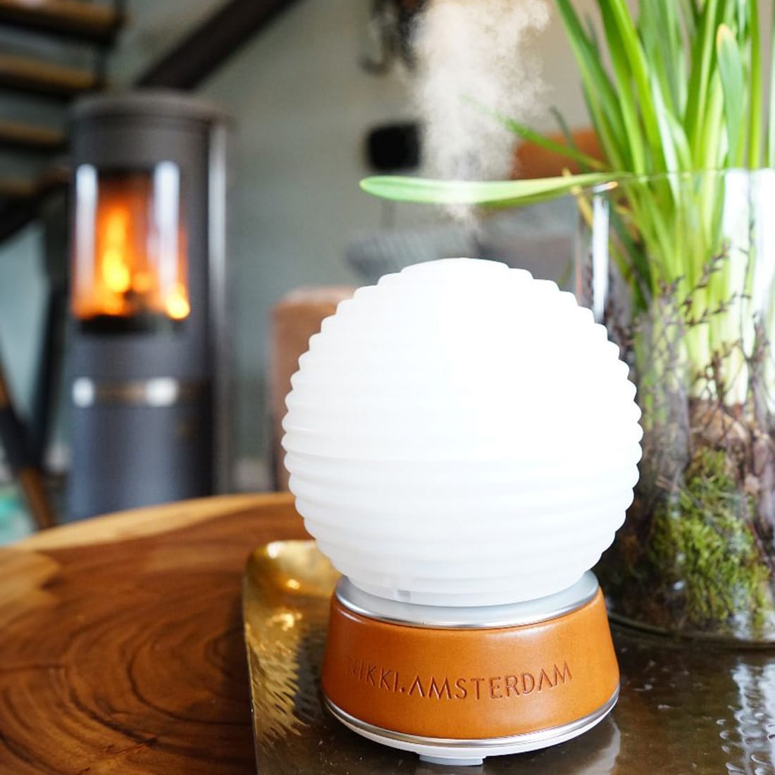 aroma-diffuser-geur-verdamper-met-verlichting-gratis-geuren-olie-the-diffuser-nikki-amsterdam