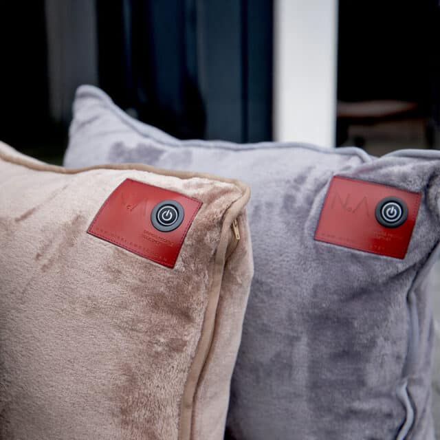 oreiller-chaleur-sans-fil-infrared-chaleur-teddy-maillot-l'oreiller-gris-taupe-nikki-amsterdam