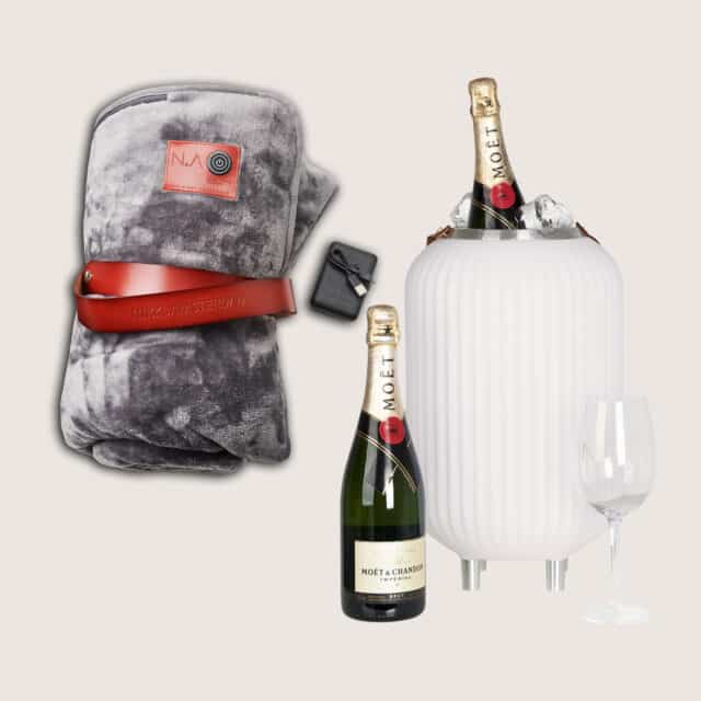 combi-package-discount-refroidisseur-de-vin-avec-parleur-sans-fil-couverture-chaleur-le-plaid-lampion-s-nikki-amsterdam-campaign-refroidisseur