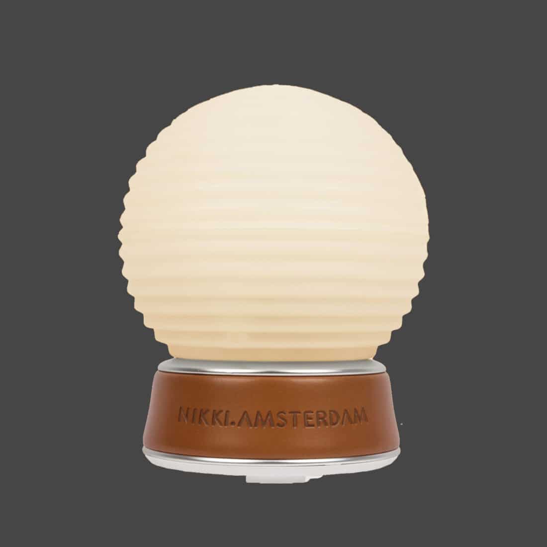 aroma-verdampfer-duft-diffusor-mit-frei-ätherischem-öl-nikki-amsterdam-der-diffusor