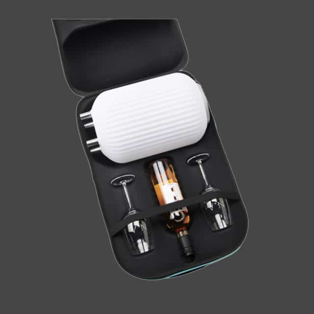 travel-bag-picnick-bag-with-lampion-wireless-speaker-wine-cool-compartment-the-bag-nikki-amsterdam-holiday-bag