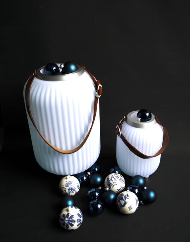 Nikki Amsterdam The Lampion Weinkühler Lautsprecher mehrfarbig Led Beleuchtung Weihnachtskugeln blau Weihnachtsgeschenk skaliert