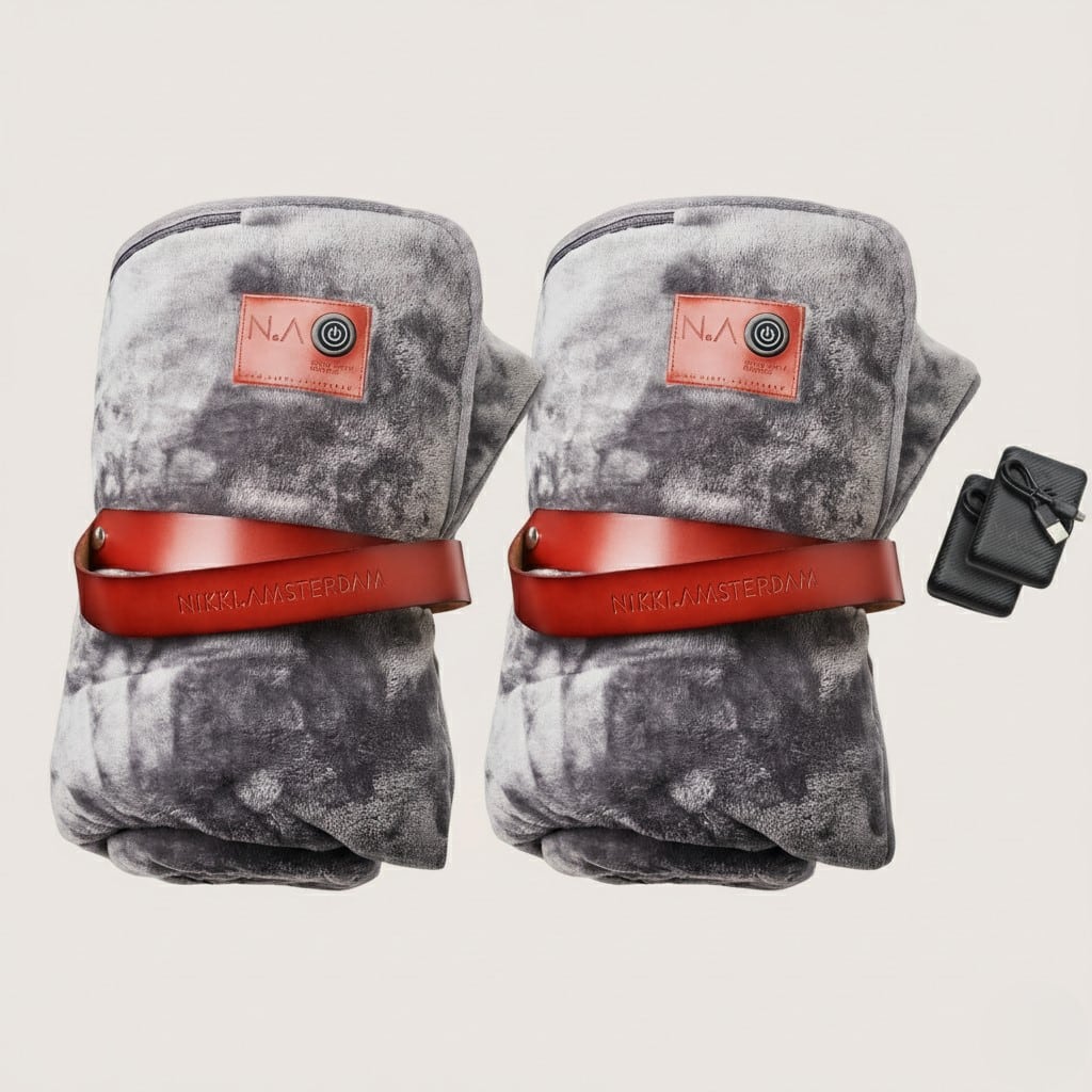 zwei graue Infrarot-Heizdecken als Kombi-Angebot inklusive Powerbank zwei graue Infrarot-Heizdecken als Kombi-Angebot inklusive Powerbank