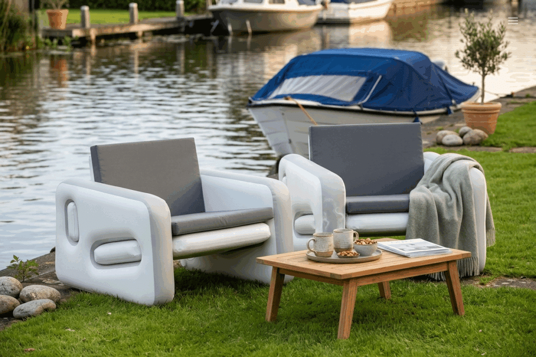 opblaasbare tuinstoelen langs de waterkant van stevig supboard materiaal opblaasbare tuinstoelen langs de waterkant van stevig supboard materiaal