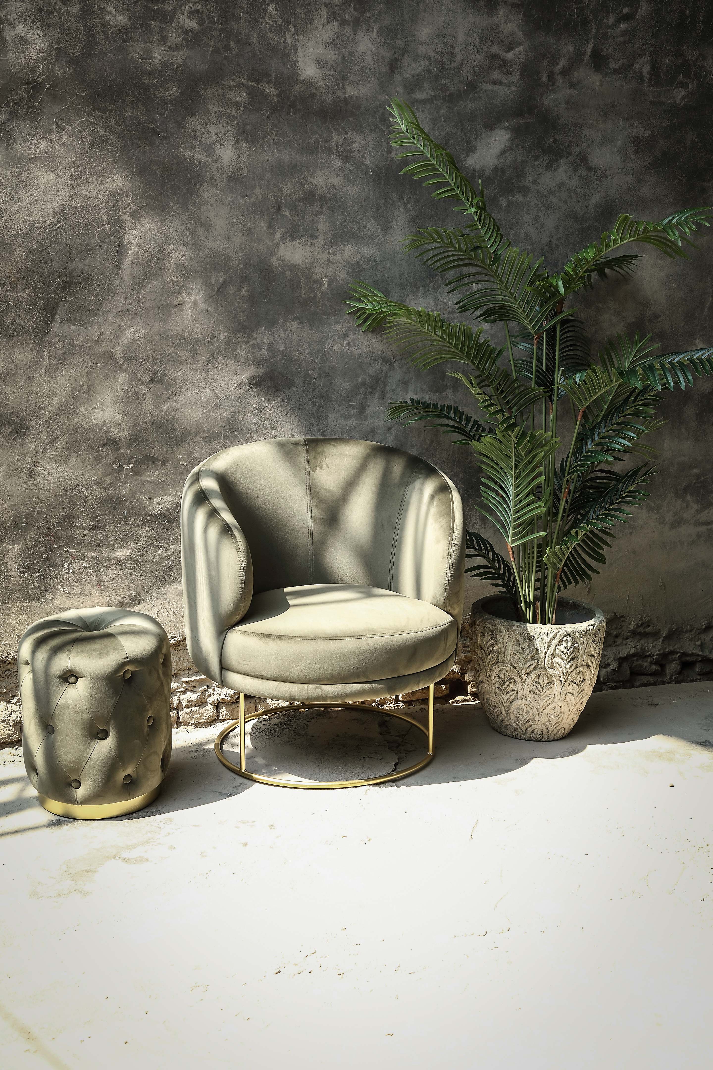 Xelena Velvet fauteuil half round brass metal gratis bezorgen - online bestellen bij Potz Wonen