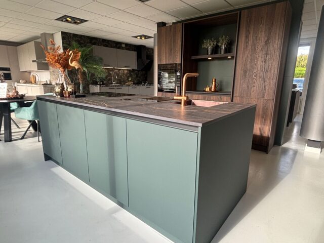 Selectiv Resopal Pro Moonlight Green En Riva Eiken Selectiv Resopal Pro Moonlight Green En Riva Eiken