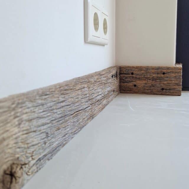 Eiken Barnwood Plinten Voor Een Uniek Interieur