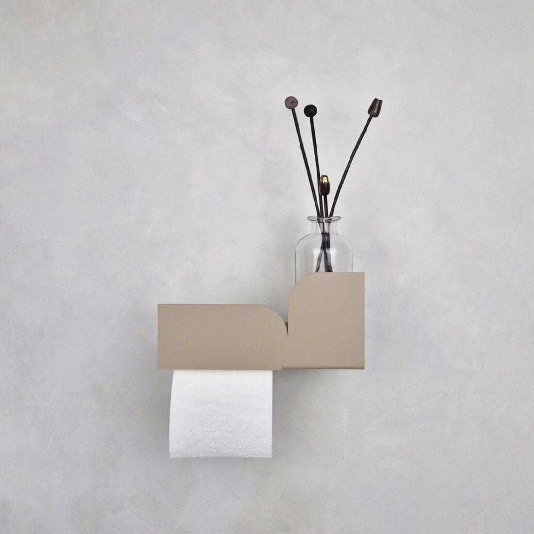 Beige metalen toiletrolhouder met plank